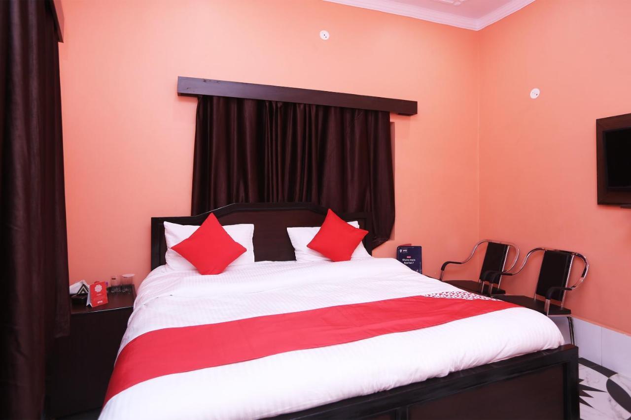 Oyo 22221 Yadav Hotel Bhiwadi Eksteriør billede