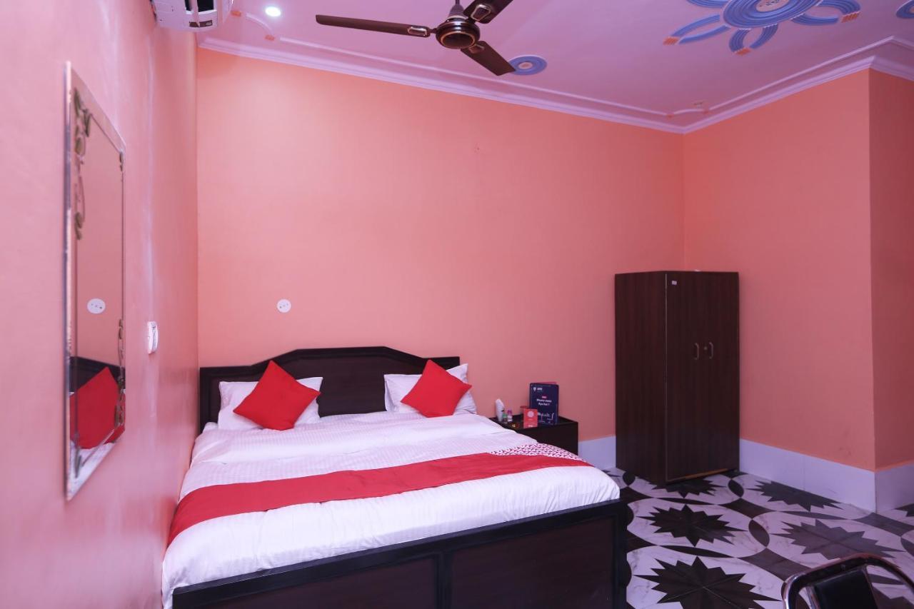 Oyo 22221 Yadav Hotel Bhiwadi Eksteriør billede