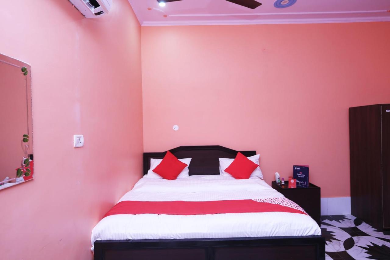 Oyo 22221 Yadav Hotel Bhiwadi Eksteriør billede